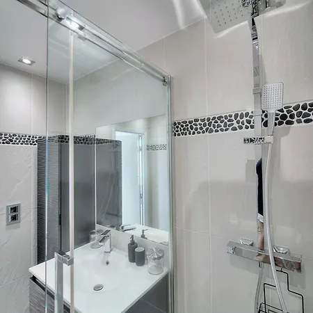 Clod - 2 Bedrooms - Parking - Wifi Air Conditioning