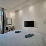 Apartment Clod - 2 Bedrooms - Parking - Wifi Air Conditioning